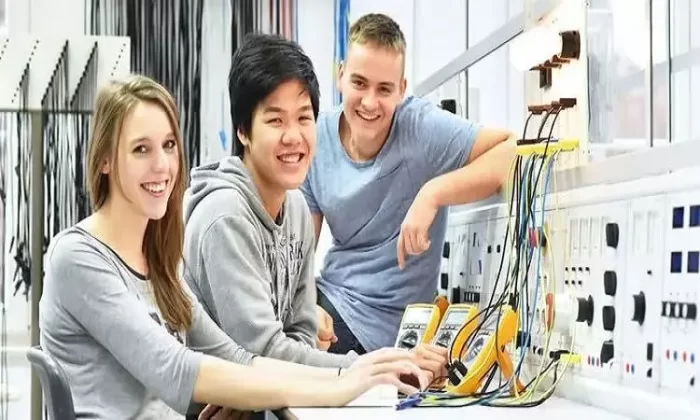 کمک هزینه تحصیلی دوره آموزش فنی و حرفه ای یا آوسبیلدونگ در آلمان