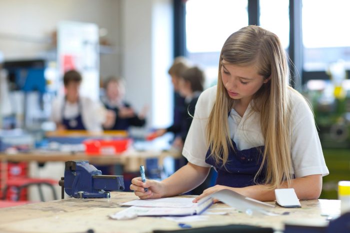 کمک هزینه تحصیلی دوره آموزش فنی و حرفه ای یا آوسبیلدونگ در آلمان